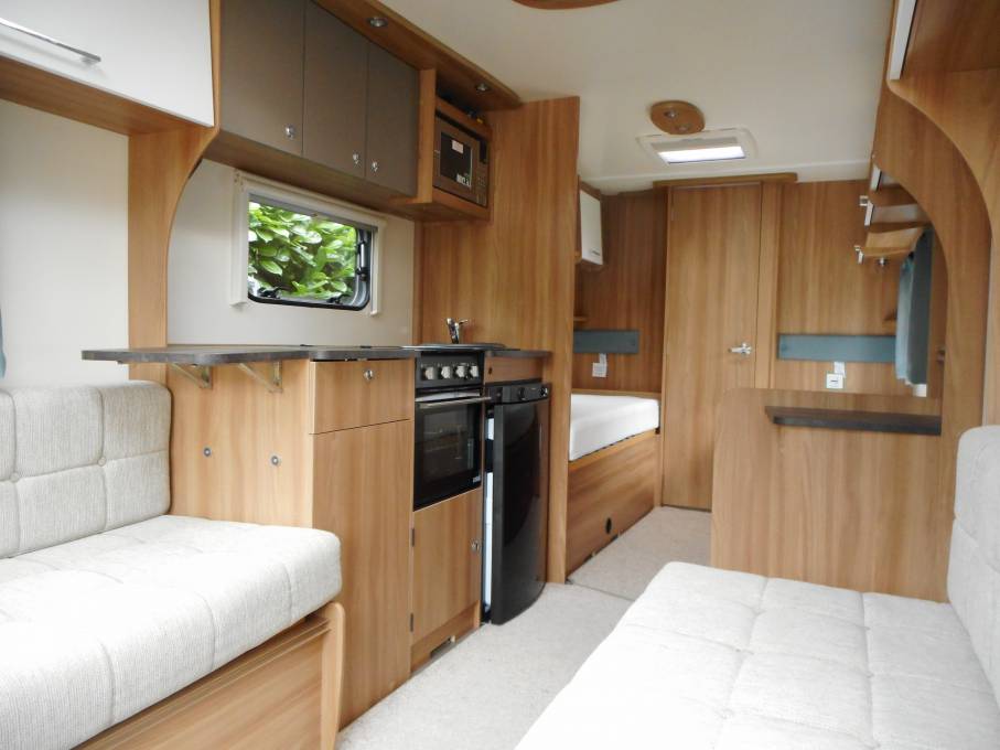 Bailey Pursuit 5504 2017, 4 Berth Fixed Twin Beds Caravan For Sale