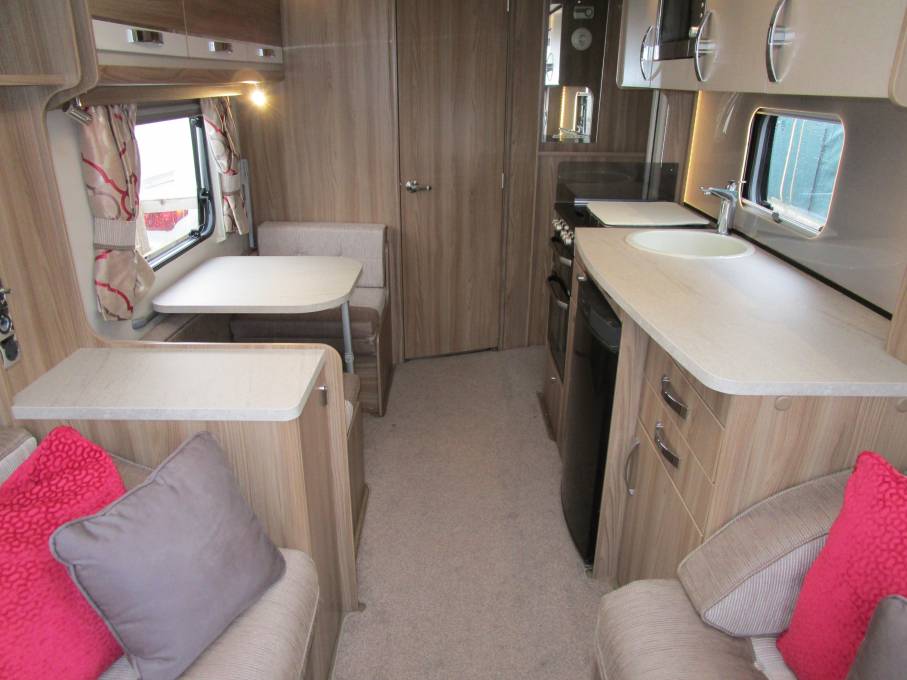 2015 SWIFT CHALLENGER HISTYLE 524 4 BERTH END WASHROOM SIDE BUNK BEDS