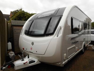 Swift Challenger Hi-Style 524 2015, Central Dinette, End Washroom 4 Berth Caravan. 