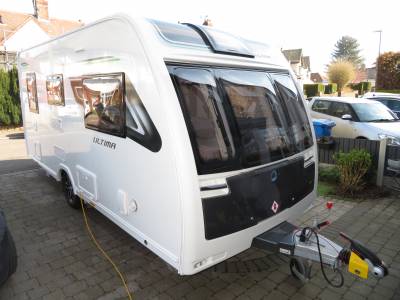 Lunar Ultima 462 2019 2 Berth Caravan With Motormover 