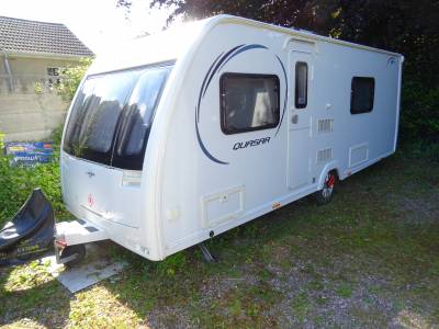 Lunar Quasar 554 2 single beds end washroom 4 berth caravan for sale