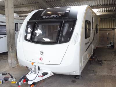 Swift Challenger 620se 4 berth fixed singles caravan for sale