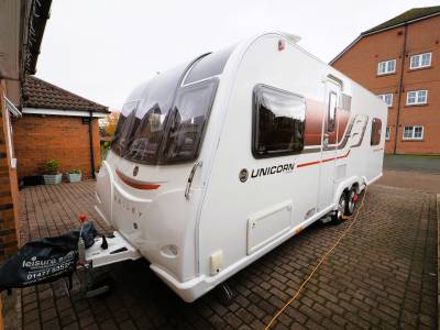 Bailey Unicorn Pamplona, 4 Berth, Fixed Island Bed, Central Washroom, Quad Motor Movers, Solar