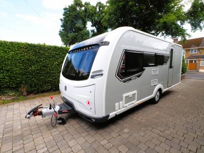 Coachman VIP Vogue 520, 3 Berth, Motor Mover, Solar Panel, ATC