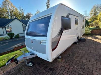 2016 LUNAR VENUS 580 6 BERTH BUNK BEDS CARAVAN