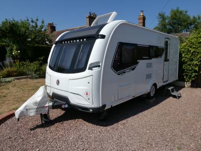 Coachman VIP 520 single axle 3 berth full width washroom caravan for sale
