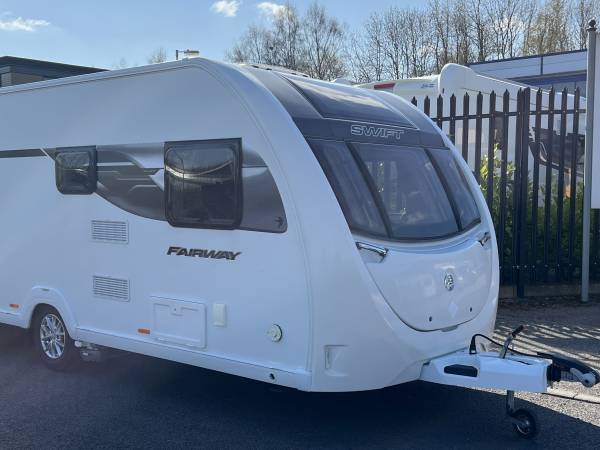 Swift 580 caravan | 4-berth | Fixed rear double bed | separate shower enclosure | 