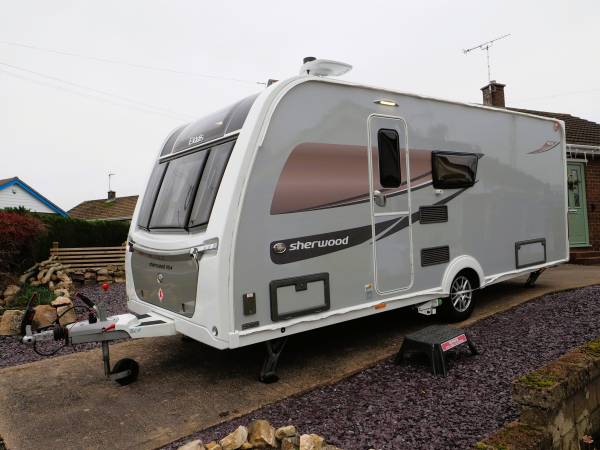 Elddis Sherwood 454, 4 Berth, One Owner, Motor Movers, Fixed Bed