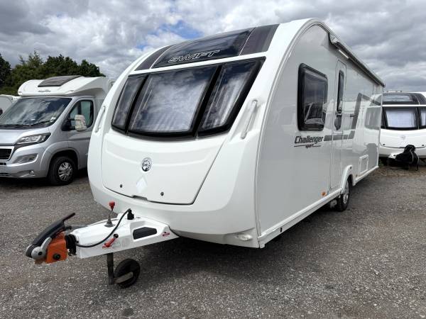 Swift Challenger Sport 584 - 4 berth - 2013 - end washroom - fixed island bed - caravan for sale 