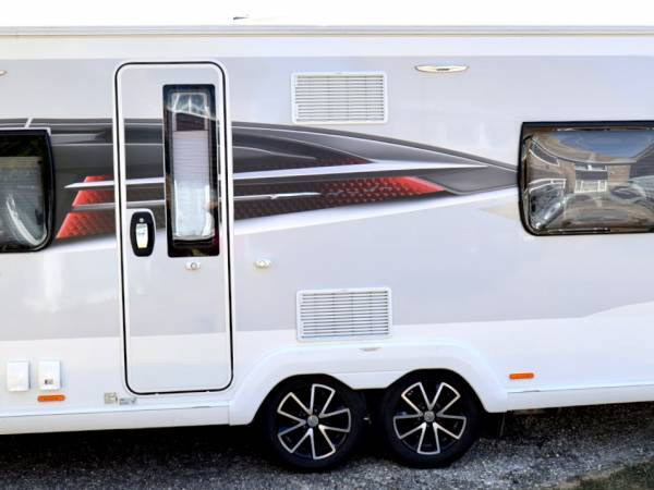 Swift Elegance Grande 845