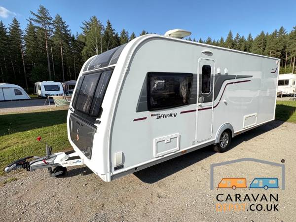 2015 Elddis Affinity 554 - 4 Berth - Fixed Bed - Motor Mover - Alde Heating - Separate Shower