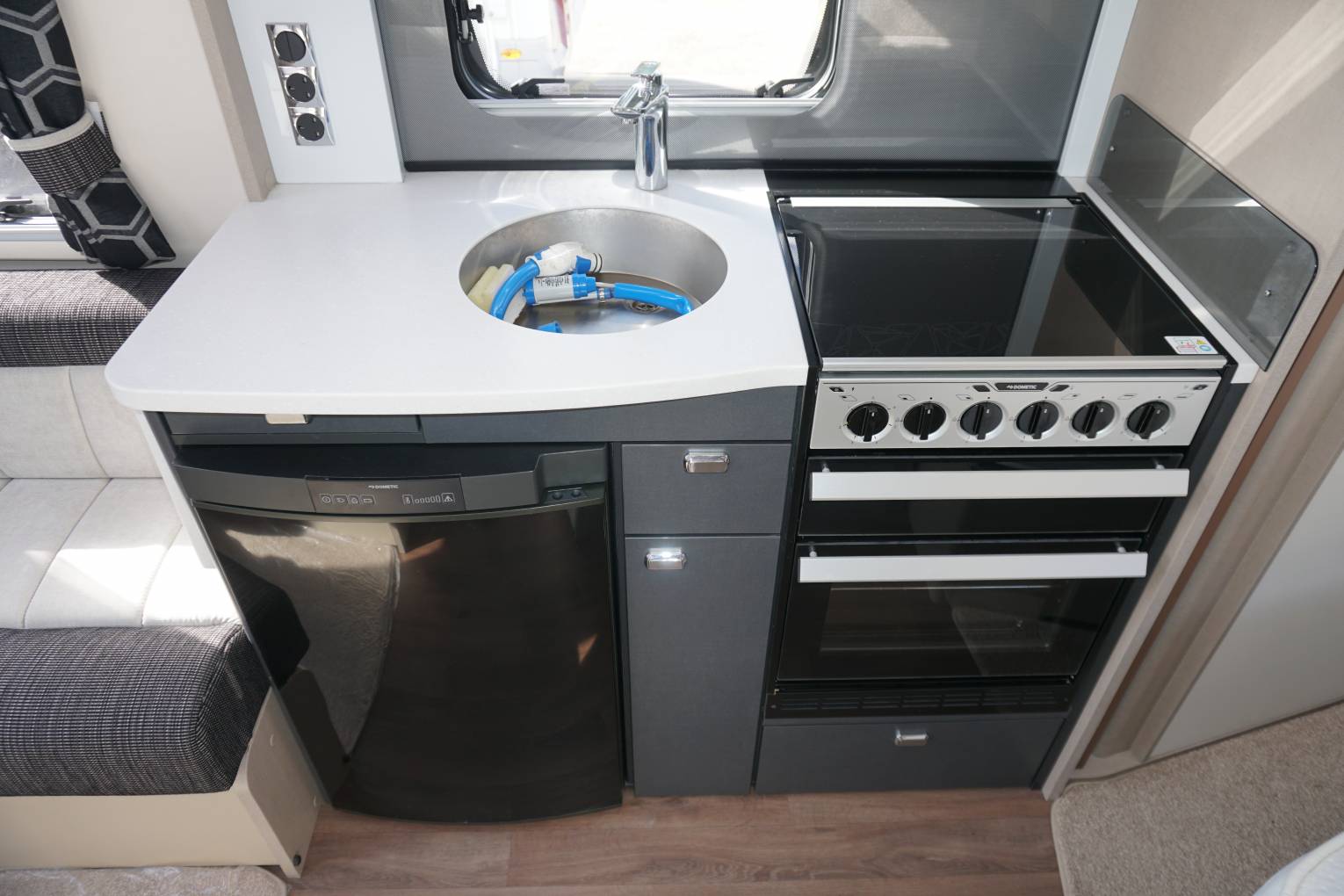 Sterling Continental 570 4 berth end washroom, end bedroom ...